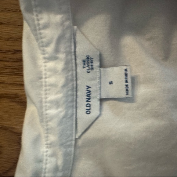Old Navy White Casual Button Down Shirt - Picture 5 of 5